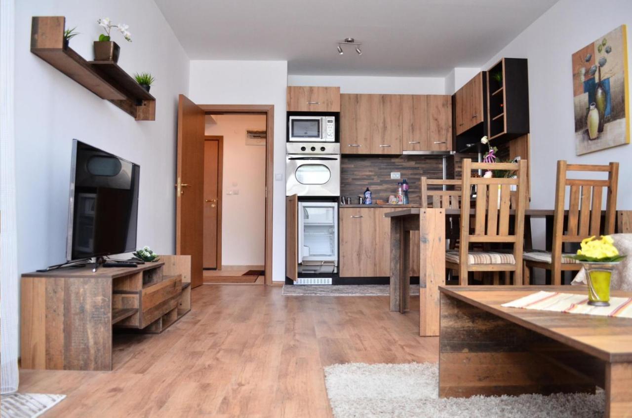Apartmán Двустаен Апартамент Горски Кът Банско Exteriér fotografie